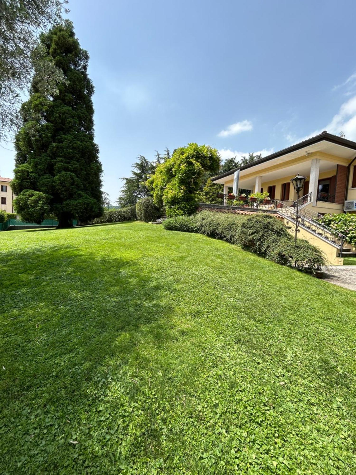 B&B Relief Possagno Bagian luar foto