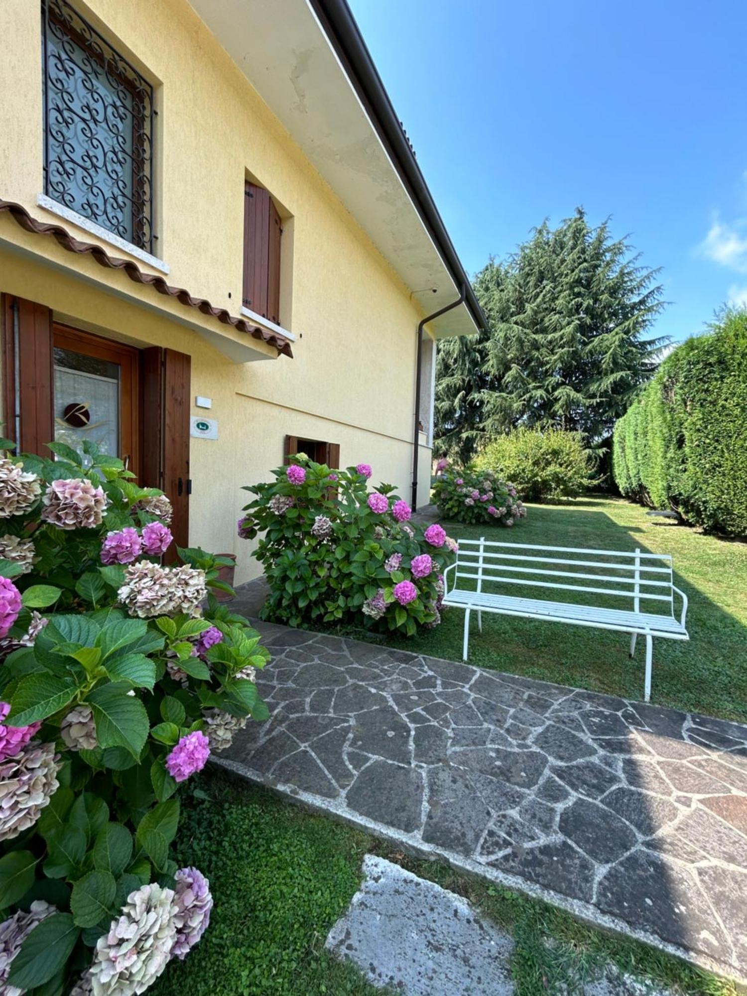 B&B Relief Possagno Bagian luar foto